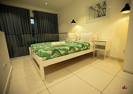 Deluxe Embassy Gardens