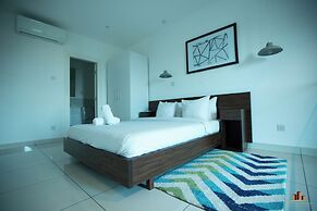 Deluxe Embassy Gardens