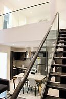 Deluxe Embassy Gardens