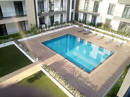 Deluxe Embassy Gardens