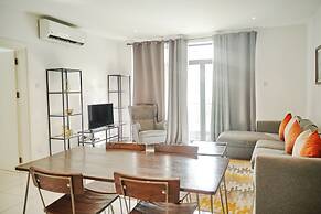 Deluxe Embassy Gardens