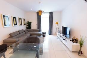 Deluxe Embassy Gardens