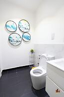 Deluxe Embassy Gardens