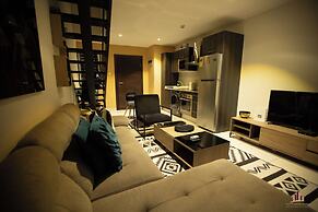 Deluxe Embassy Gardens