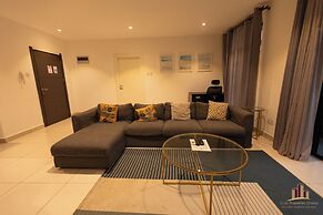 Deluxe Embassy Gardens