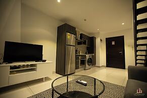 Deluxe Embassy Gardens