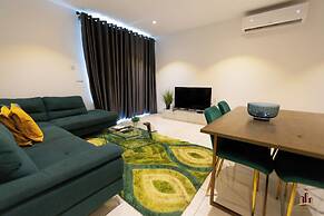 Deluxe Embassy Gardens