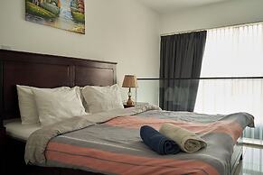 Deluxe Embassy Gardens