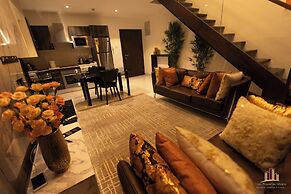 Deluxe Embassy Gardens