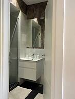 Deluxe Embassy Gardens