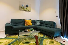 Deluxe Embassy Gardens