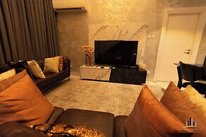 Deluxe Embassy Gardens