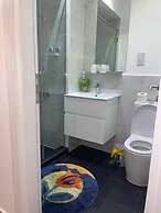 Deluxe Embassy Gardens