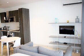 Deluxe Embassy Gardens