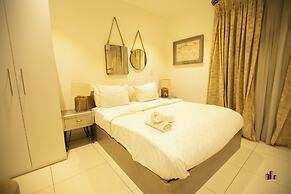 Deluxe Embassy Gardens