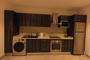 Deluxe Embassy Gardens