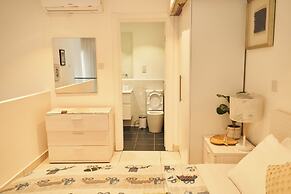 Deluxe Embassy Gardens