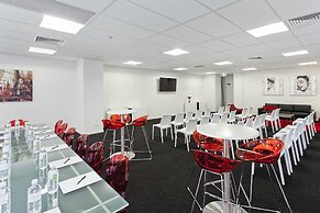 Oaks Melbourne St Kilda Road Hotel