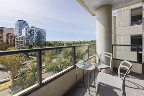 Oaks Melbourne St Kilda Road Hotel
