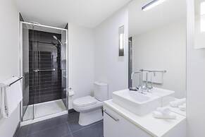 Oaks Melbourne St Kilda Road Hotel