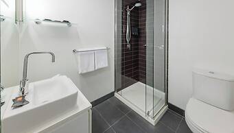 Oaks Melbourne St Kilda Road Hotel