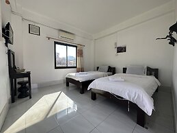 VangVieng Santara Hotel