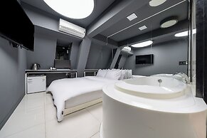 Shinchon Wol Hotel