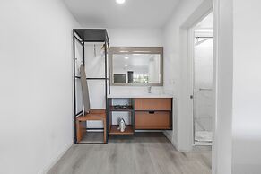 Inland Inn & Suites
