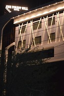 THE FOREST HILL HOTEL
