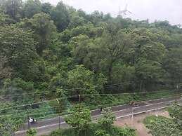 THE FOREST HILL HOTEL