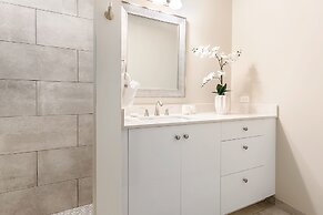 Modern Condo in Downtown New Orleans