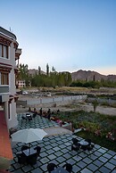 Hotel Karma Residency