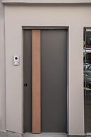 Elvira City Apartment