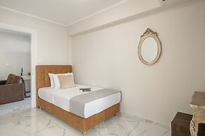 Elvira City Apartment