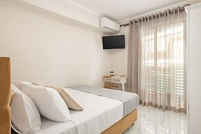 Elvira City Apartment