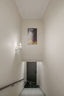 Elvira City Apartment