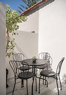 Elvira City Apartment