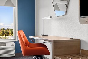 Holiday Inn Express & Suites Phoenix West Tolleson by IHG