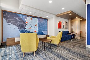 Holiday Inn Express & Suites Phoenix West Tolleson by IHG