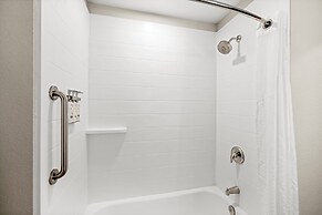 Holiday Inn Express & Suites Phoenix West Tolleson by IHG