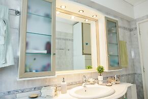 Beautiful 3 bedrooms apt in N. Smirni