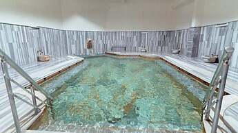 Queen Thermal Resort Hotel & Spa