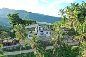 Casa de Pueblo Japanese shrine