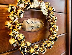 Trevi Fountain Luxury Guesthouse