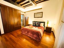 Trevi Fountain Luxury Guesthouse