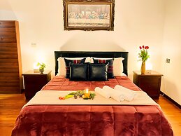 Trevi Fountain Luxury Guesthouse