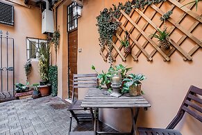Trevi Fountain Luxury Guesthouse