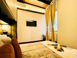 Trevi Fountain Luxury Guesthouse