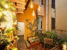 Trevi Fountain Luxury Guesthouse