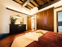 Trevi Fountain Luxury Guesthouse